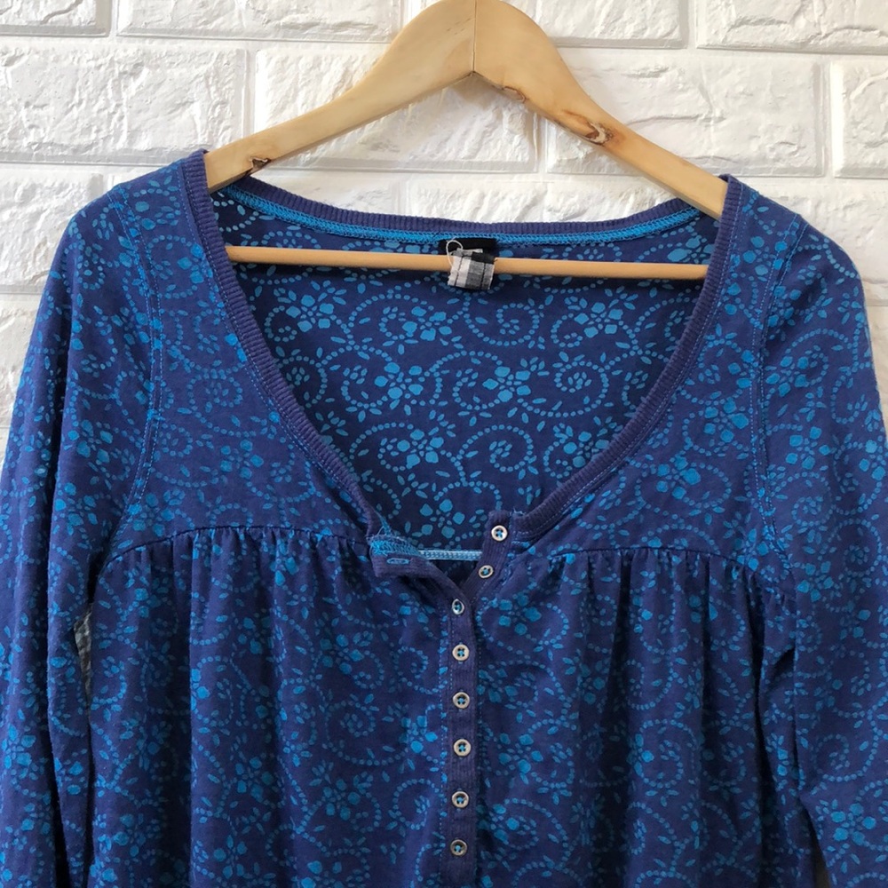 Free People floral Henley pullover long sleeve blue purple women’s size M medium - Picture 2 of 5